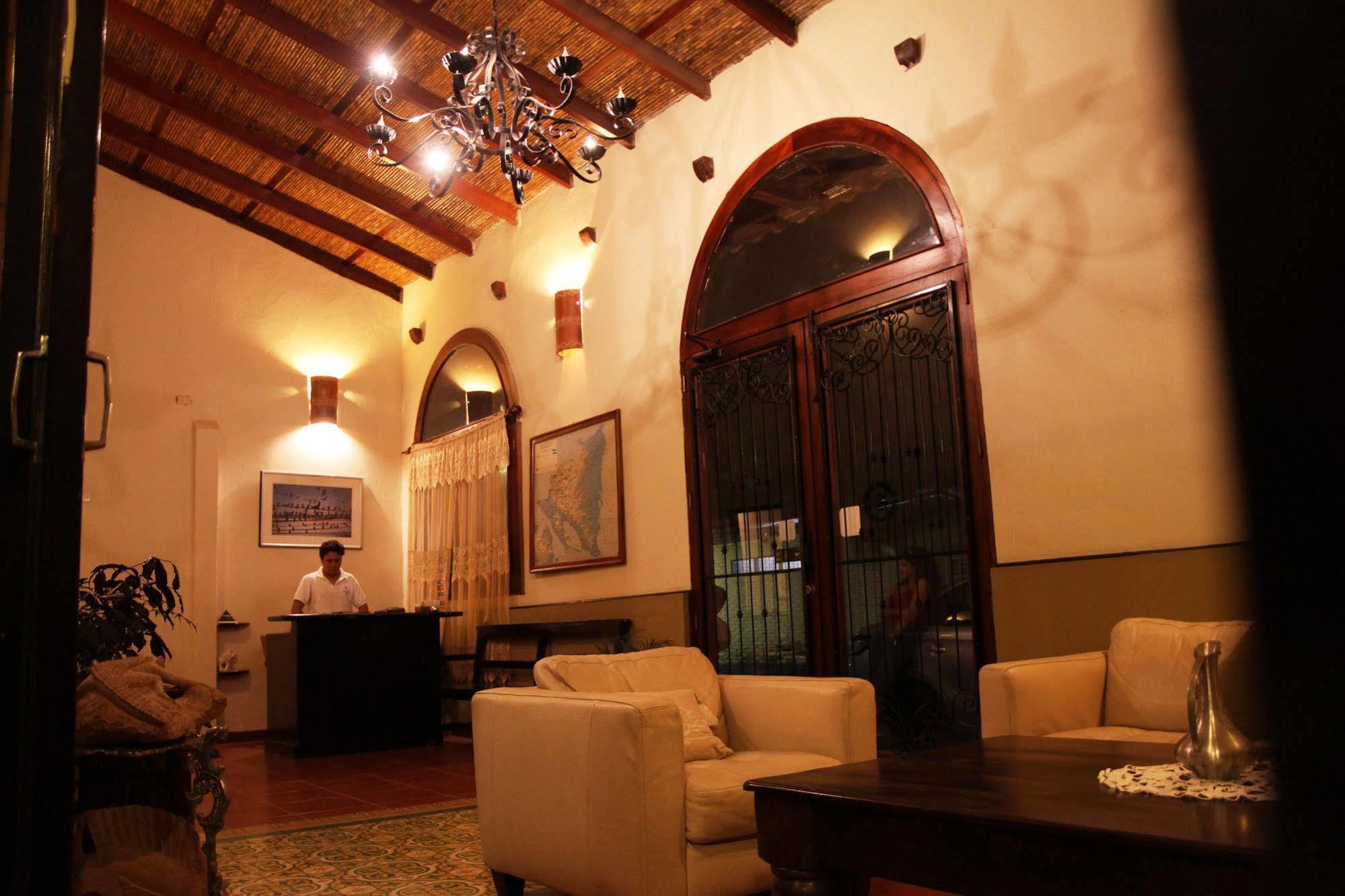 Hotel Los Altos Esteli Exterior photo